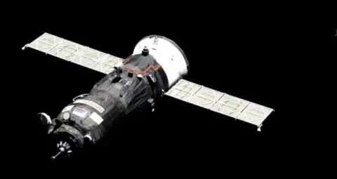 Progress 96 ने ISS पर की डॉकिंग, तीन टन Food, Fuel और Supplies लेकर पहुंचा Russian Cargo