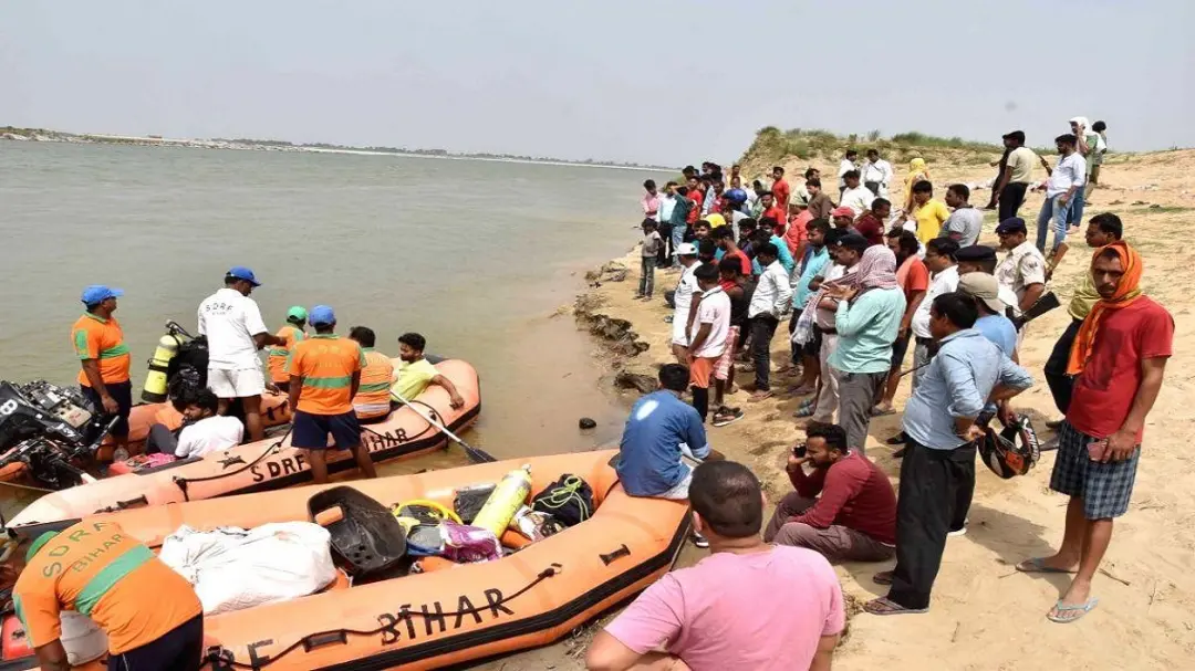मनेर में कर्मा-धर्मा पूजा के बाद गंगा में बड़ा हादसा महिला समेत दो बच्चियां डूबीं झुरमुर बहाने के दौरान मची अफरा-तफरी