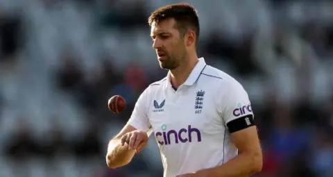 Mark Wood Retirement: इंग्लैंड के स्टार तेज गेंदबाज मार्क वुड ने इंटरनेशनल क्रिकेट को कहा अलविदा