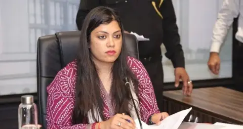 Akriti Chaudhary NSA Case: सुप्रीम कोर्ट की अहम टिप्पणी, नोएडा DM को अकेले जिम्मेदार ठहराने पर सवाल