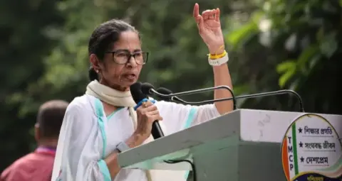 ममता बनर्जी ने INDIA गठबंधन की बैठक के लिए राहुल गांधी से की बात, 30 सितंबर को दिल्ली में जुट सकते हैं विपक्षी दल