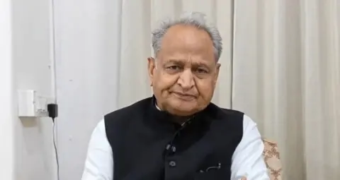 गहलोत ने BJP पर निकाय चुनाव में सत्ता और धनबल के इस्तेमाल का लगाया आरोप