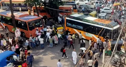 इंदौर राजबाड़ा पर बस में तोड़फोड़ मामले में FIR, तीन आरोपी नामजद; फुटेज से बढ़ सकती है संख्या