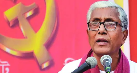 त्रिपुरा में पूर्व CM माणिक सरकार के काफिले को रोका गया, दिखाए गए काले झंडे; CPI(M)-कांग्रेस ने जताया विरोध