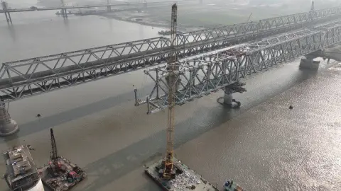 মোকামায় রাজেন্দ্র সেতুর সমান্তরাল নতুন রেল সেতুতে ট্রেন চলাচলের প্রস্তুতি চূড়ান্ত পর্যায়ে
