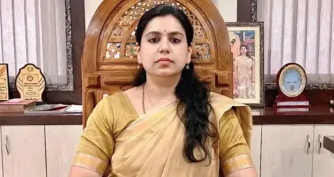 पूर्व IAS दिव्या मित्तल की UP राजनीति में एंट्री, बोलीं- किसी पार्टी से नहीं जुड़ूंगी