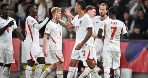 UEFA Nations League: इंग्लैंड ने 10 खिलाड़ियों वाले चेक गणराज्य को 2-0 से हराया, गॉर्डन और केन ने दागे गोल