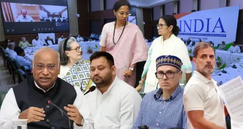INDIA Bloc Meeting: खरगे ने उठाई Pre-SIR वोटर लिस्ट की मांग, EVM की जगह बैलेट पेपर पर जोर