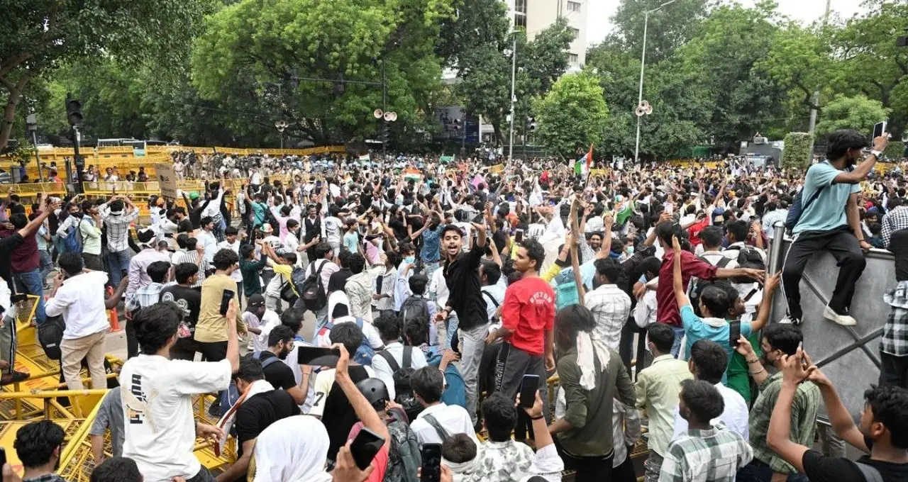 केंद्राची NEET आंदोलनातील 13 एफआयआर रद्द करण्यासाठी सर्वोच्च न्यायालयात धाव