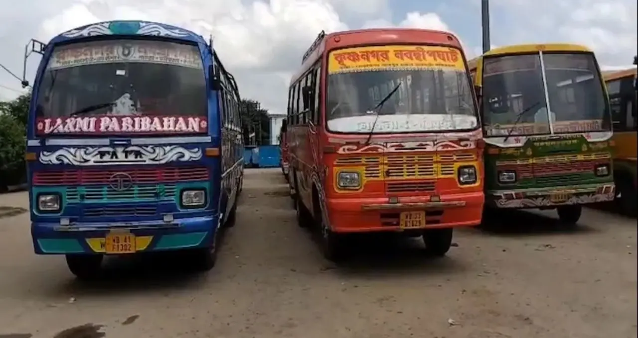 Nadia Bus Strike: নদিয়ায় অনির্দিষ্টকালের বাস ধর্মঘট! ৪০০-র বেশি বাস বন্ধ, চরম ভোগান্তিতে নিত্যযাত্রীরা
