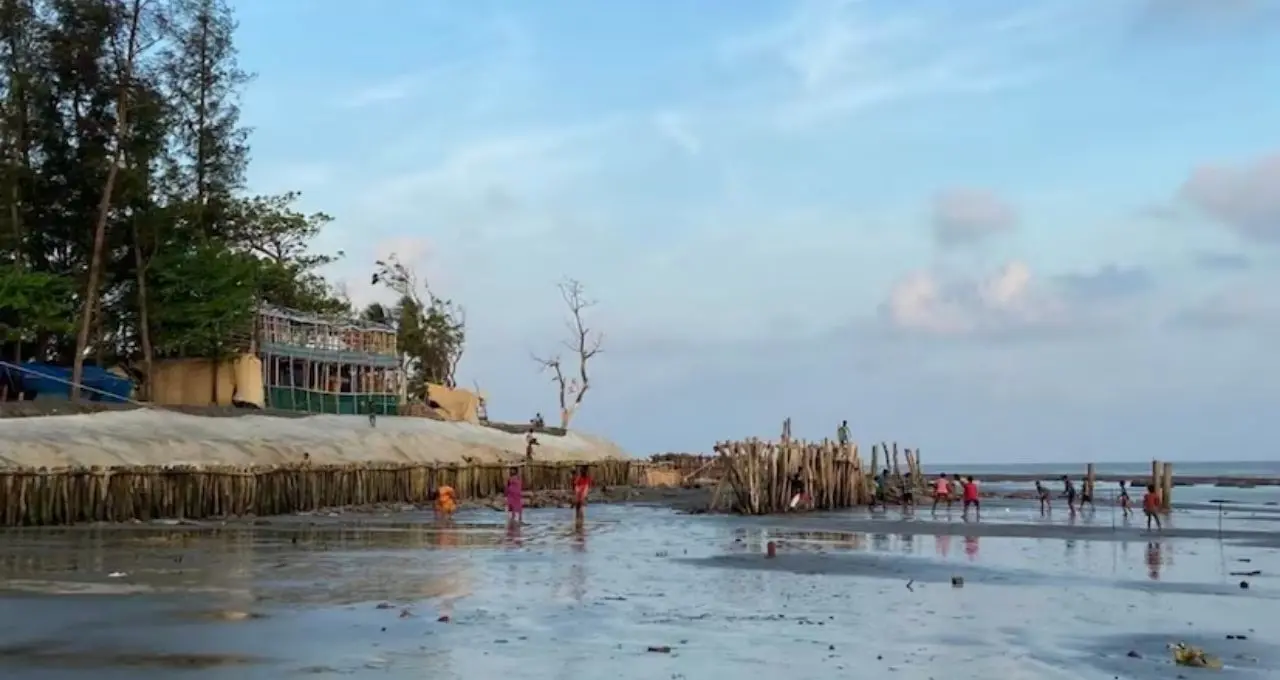Sea Beach: কলকাতার কাছেই নিরিবিলি সমুদ্রের ঠিকানা! সঙ্গীর সঙ্গে কাটান দারুণ সময়, কৌশিকী অমাবস্যায় দেখুন উত্তাল ঢেউ