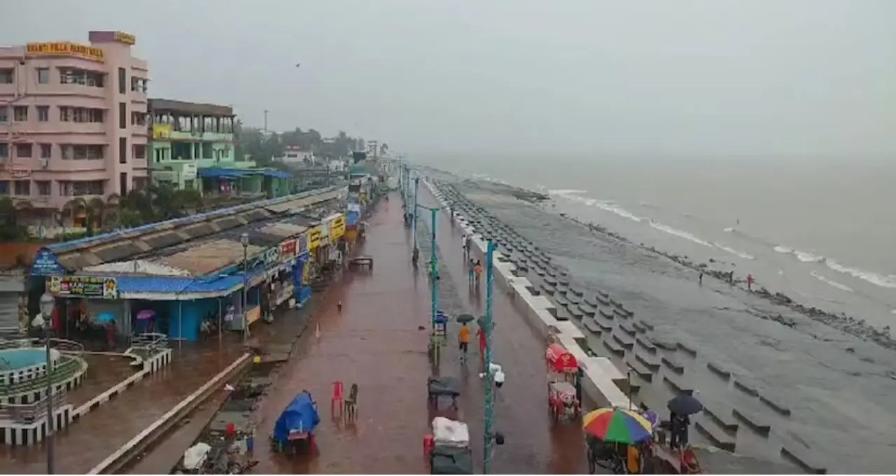 MD Weather Update: সকাল থেকেই মেঘে ঢাকা দিঘা, দুপুরে ঝেঁপে বৃষ্টি! নিম্নচাপের জেরে দক্ষিণবঙ্গে ফের ভিজবে কোন কোন এলাকা?
