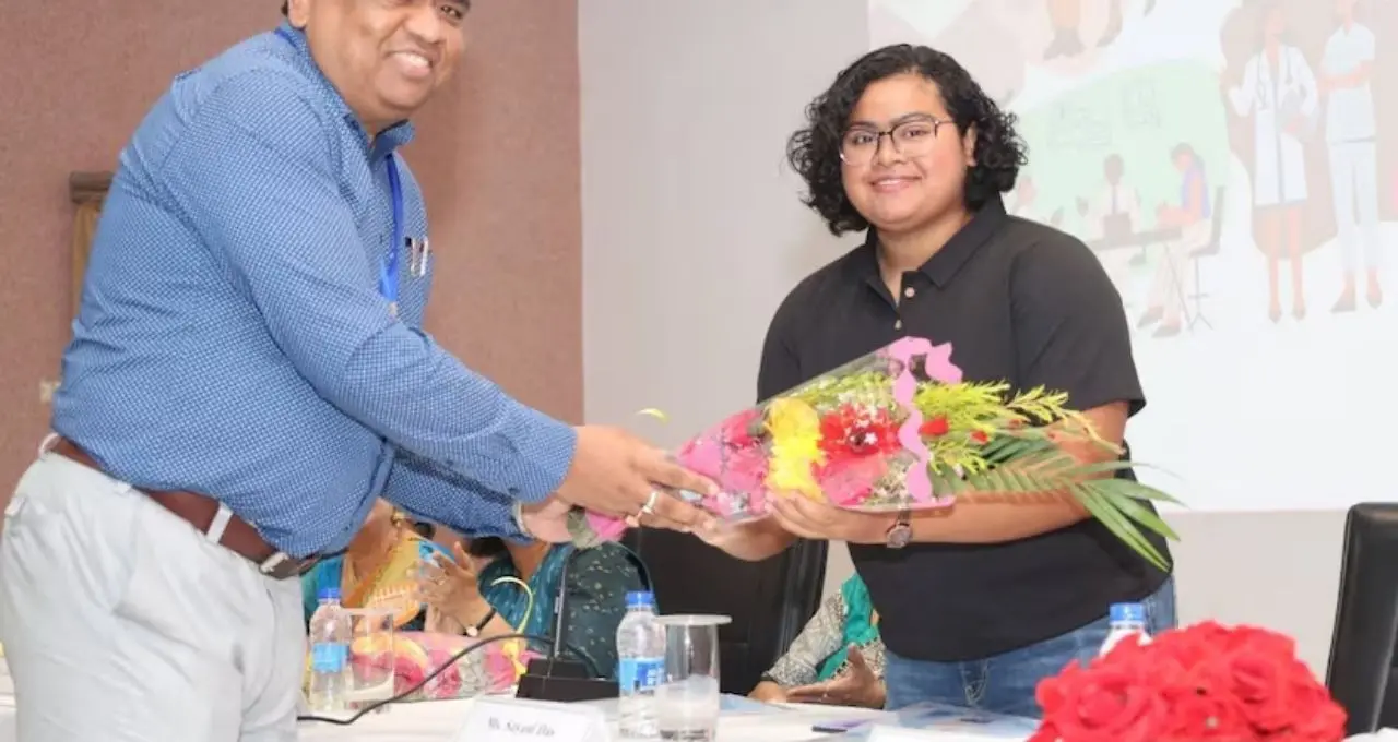 আজীবন ফার্স্ট ক্লাসে বিনামূল্যে সফর! রেলের বিশেষ সম্মান পেলেন বাংলার এই ‘জলকন্যা’, জানুন কে তিনি
