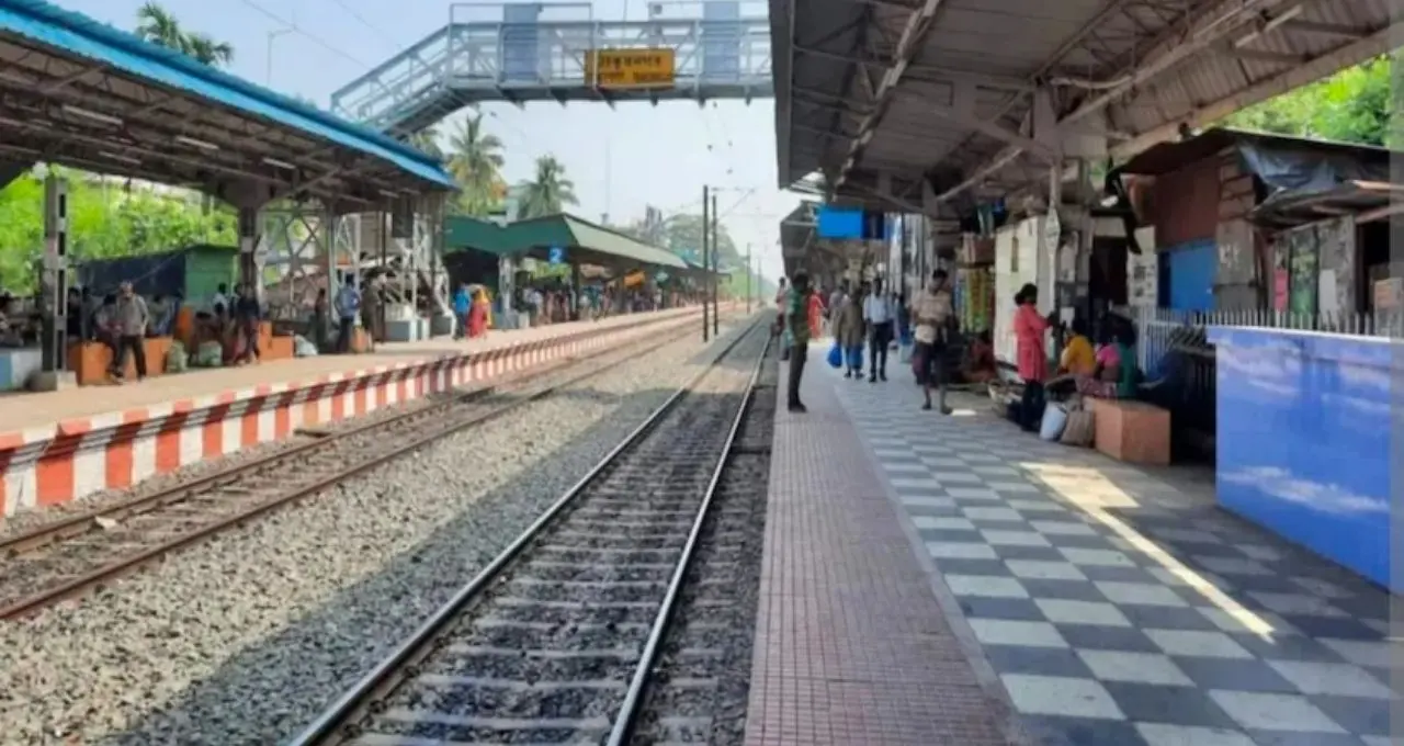 লোকনাথ বাবার জন্মতিথিতে পুণ্যার্থীদের জন্য বড় সুখবর! ৩ দিন চলবে স্পেশাল EMU, রইল সম্পূর্ণ সময়সূচি
