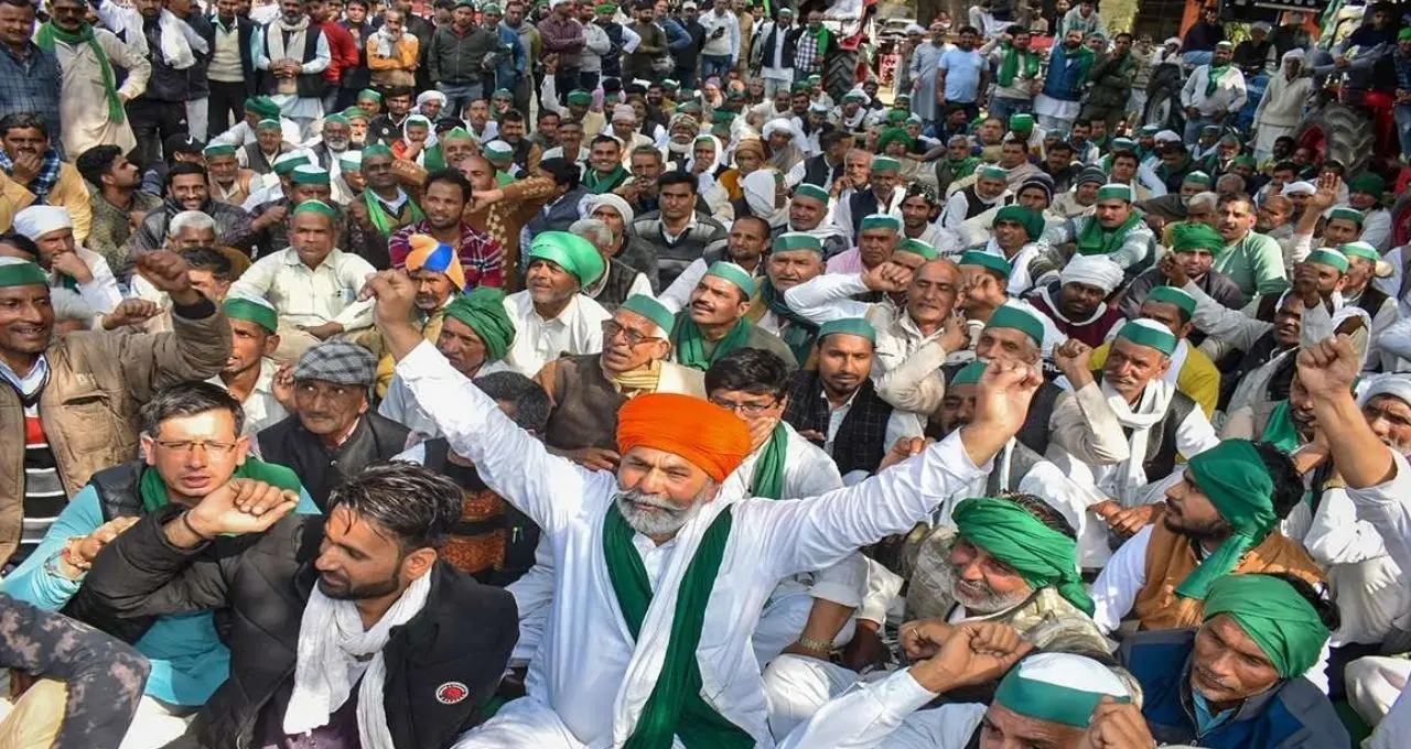 मोहाली किसान मोर्चा: दूसरे दिन बढ़ी किसानों की भीड़, फेज 11 में ट्रैक्टर-ट्रॉलियों से लगा जाम