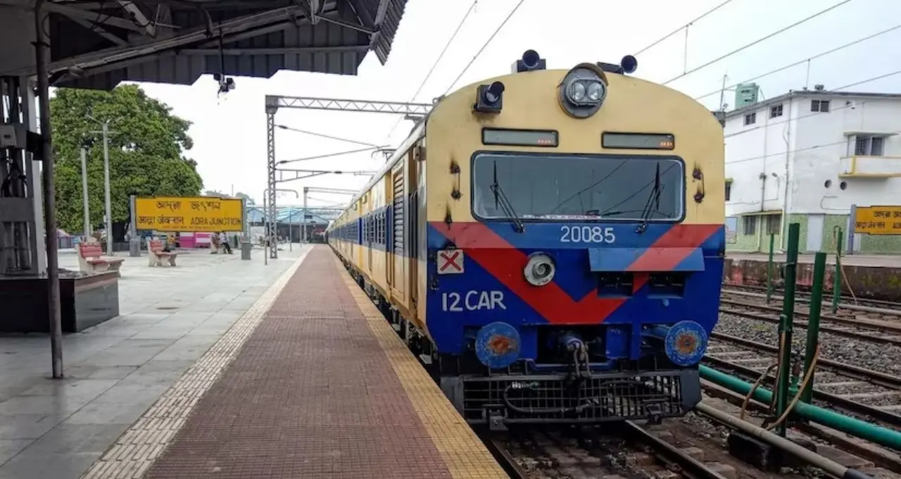 Indian Railways: সেপ্টেম্বরের শুরুতেই বড় ধাক্কা রেলযাত্রীদের! আদ্রা ডিভিশনে বাতিল একাধিক ট্রেন, বদলাল বেশ কয়েকটির রুট