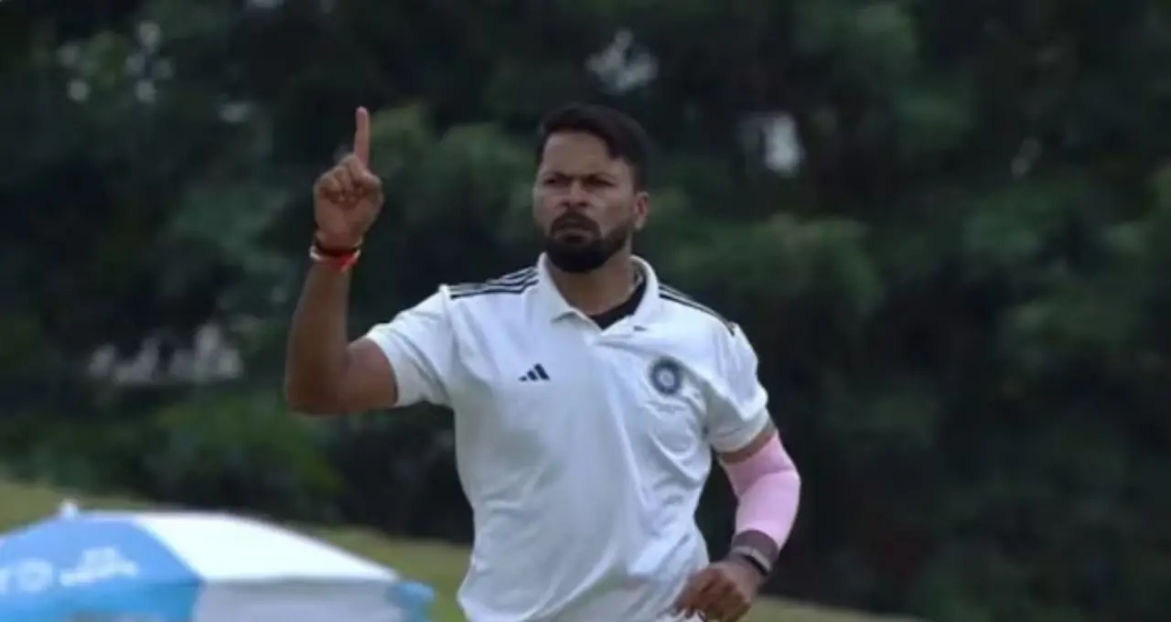 Vaibhav Suryavanshi: ১৩২ রান করেও ম্যান অফ দ্য ম্যাচ নন বৈভব! ১৭ বছরের বড় বাংলার পেসারই হলেন ম্যাচের নায়ক

