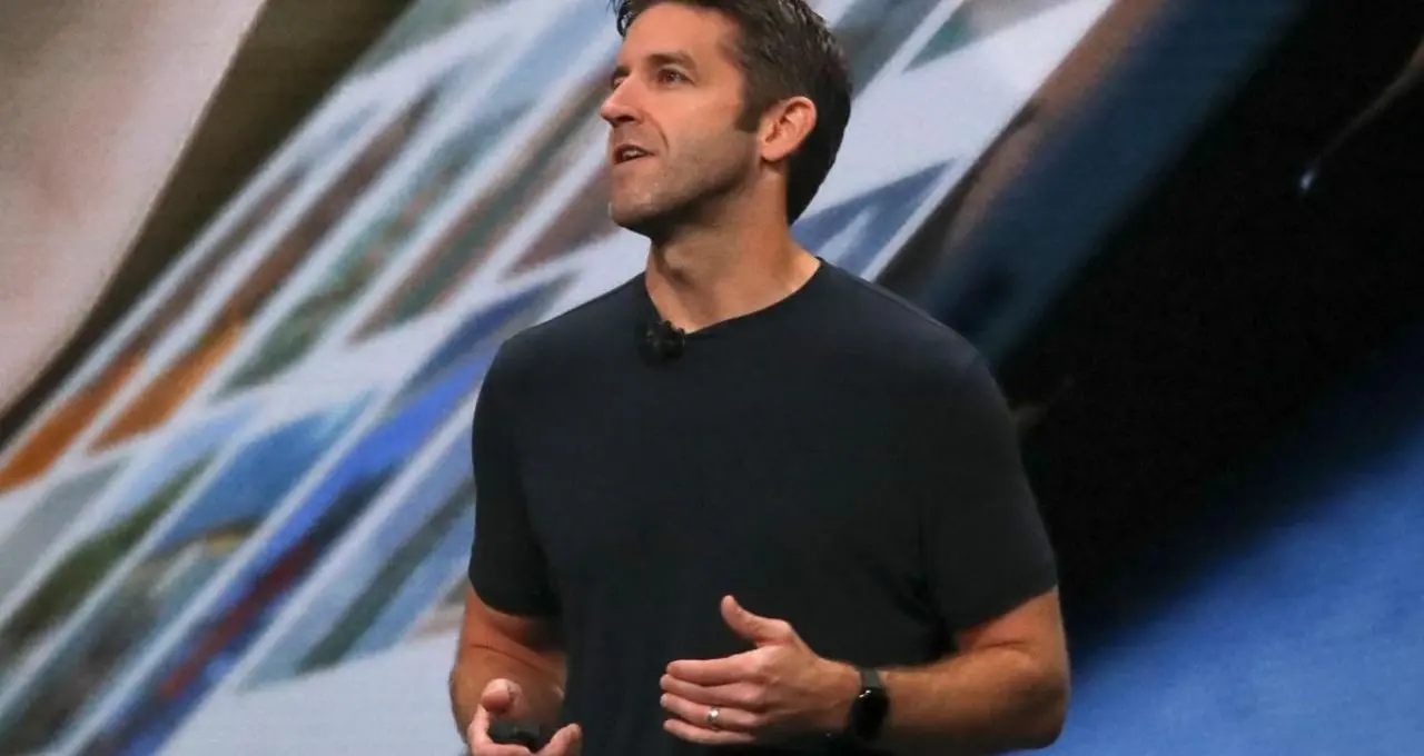 John Ternus बने Apple के नए CEO, Tim Cook ने 15 साल बाद संभाली Executive Chairman की भूमिका