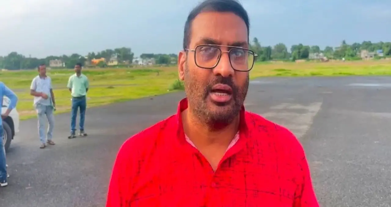 Malda Airport: মালদায় কি এবার সত্যিই উড়বে বিমান? বিমানবন্দরে পরিকাঠামো খতিয়ে দেখলেন বিধায়ক, ‘উড়ান’ প্রকল্পে তৎপরতা
