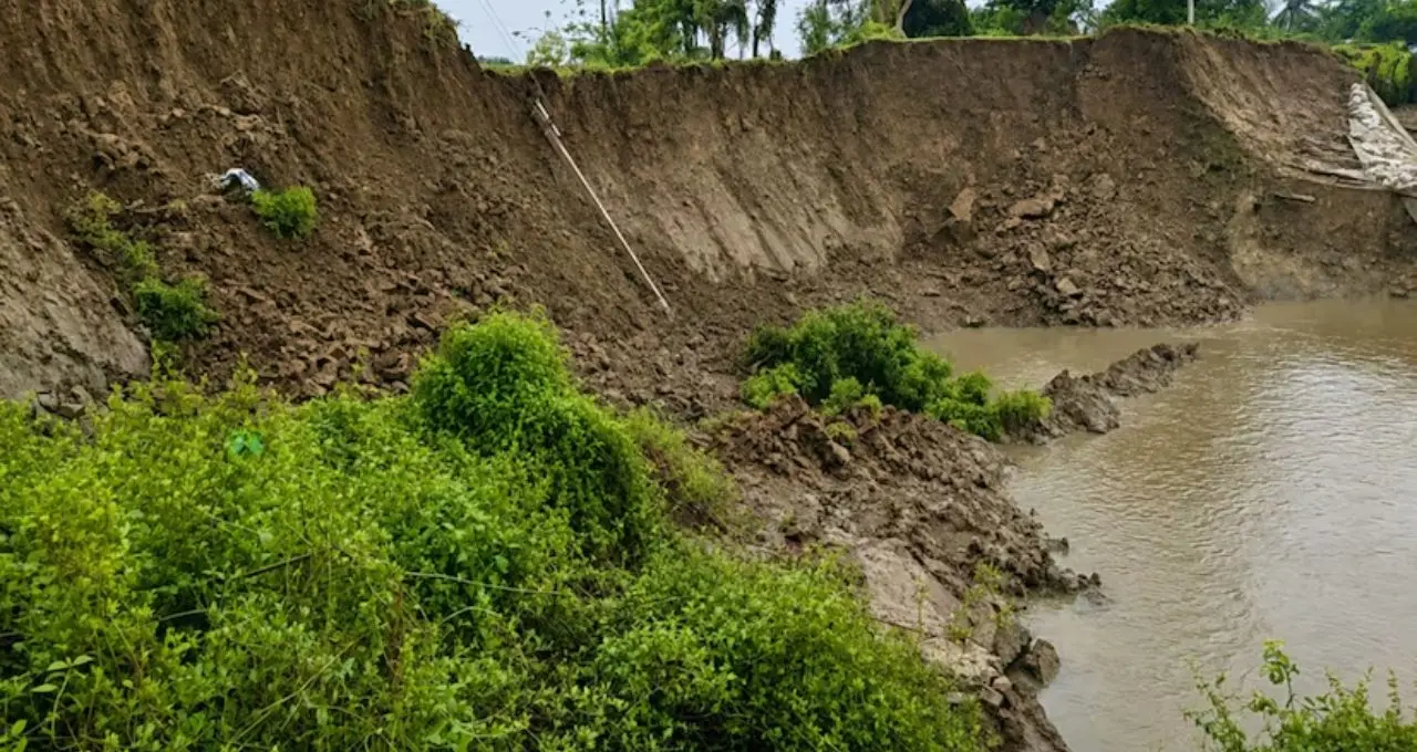 Muriganga River Erosion: ২৪ ঘণ্টায় ভয়াবহ বদল! গঙ্গাসাগরের প্রবেশদ্বারে মুড়িগঙ্গার পাড়ে ধস, আতঙ্কে কশতলার বাসিন্দারা
