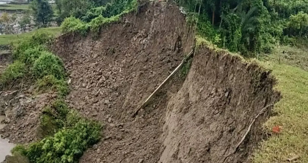 Muriganga River Erosion: ২৪ ঘণ্টায় ভয়াবহ বদল! গঙ্গাসাগরের প্রবেশদ্বারে মুড়িগঙ্গার পাড়ে ধস, আতঙ্কে কশতলার বাসিন্দারা

