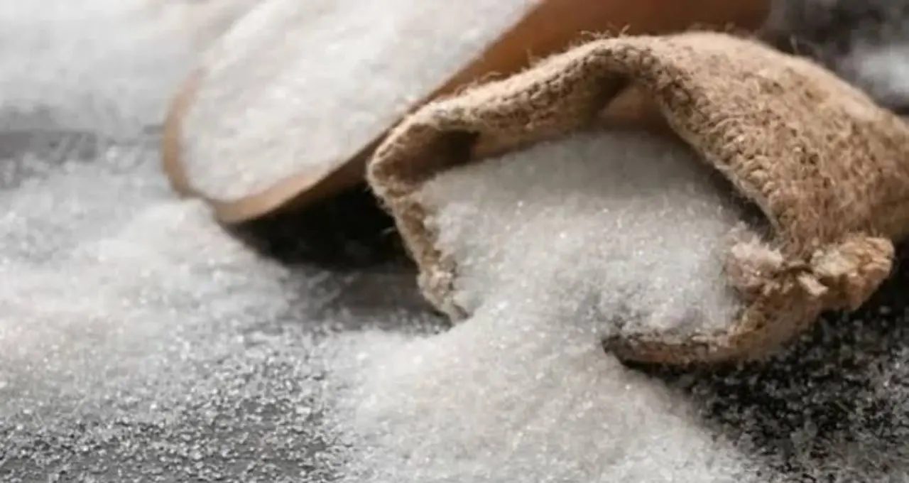 Sugar Price: मिल में 30% सस्ती हुई चीनी, फिर भी दुकानों पर ₹60-65 किलो क्यों? जानें पूरा मामला