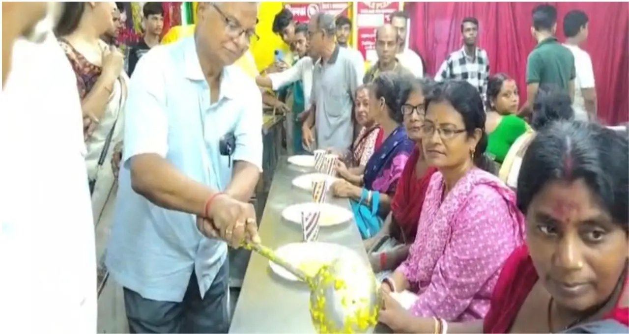Naihati Boro Maa: বড়মার ভক্তদের জন্য সুখবর! ফের বিনামূল্যে ভোগ, কোন দিন কীভাবে পাবেন জানুন
