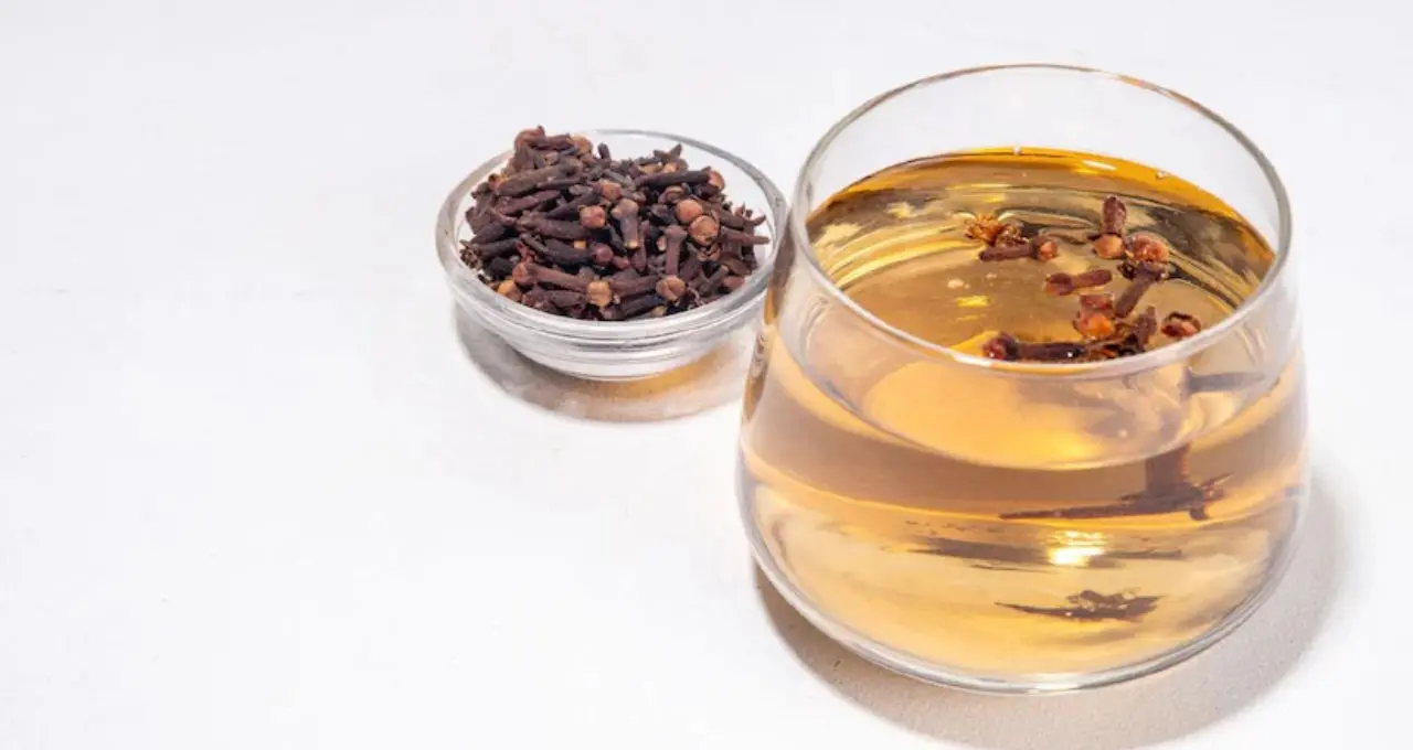 Clove Buying Tips: লবঙ্গ কিনছেন? আসল না ভেজাল বুঝবেন কীভাবে, বাজারেই কাজে লাগবে এই ৪ কৌশল
