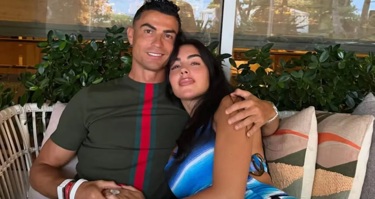 Ronaldo Sister In Kerala: হঠাৎ কেরলে রোনাল্ডোর দিদি, মুখ্যমন্ত্রীর সঙ্গে সাক্ষাৎ! তাহলে কি মধুচন্দ্রিমায় ‘গডস ওন কান্ট্রি’-তে আসছেন রোনাল্ডো?
