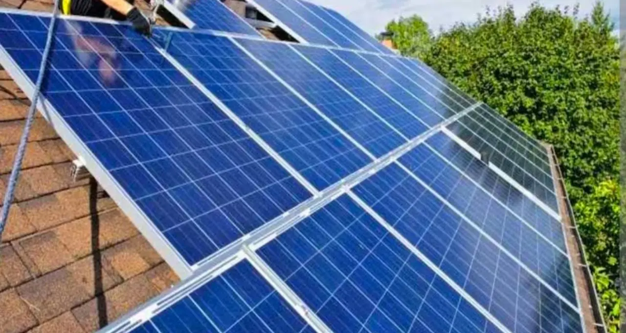 Solar Panel: ১KW, ২KW নাকি ৩KW—বাড়িতে ২ AC, ফ্রিজ, ফ্যান চালাতে কত সোলার লাগবে? খরচ ও ভর্তুকির হিসাব জানুন

