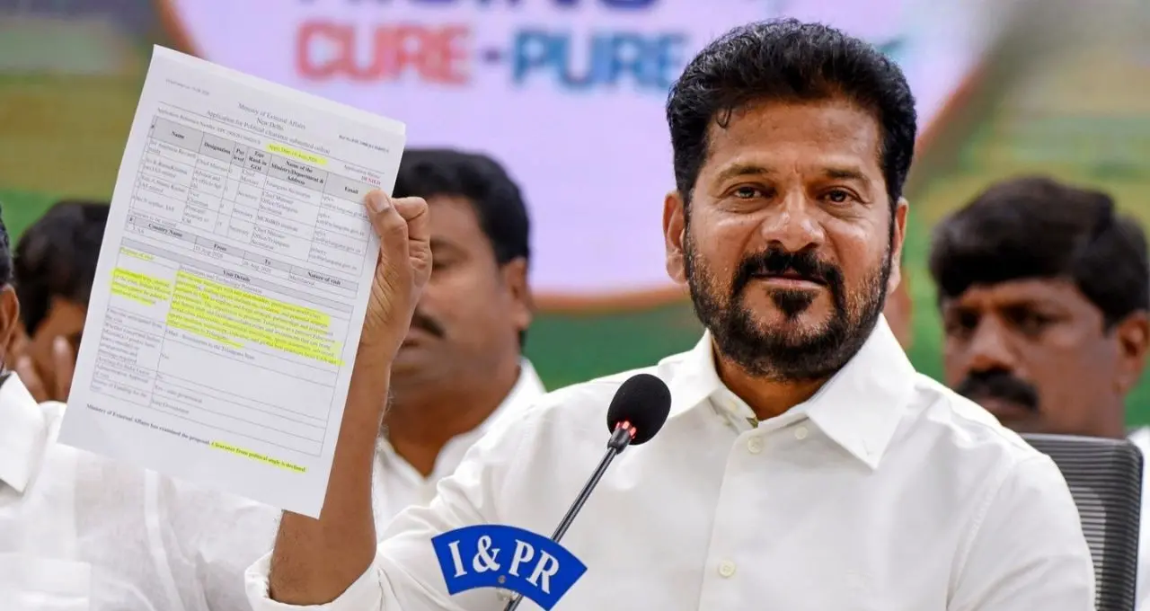 Telangana Politics: CM रेवंत रेड्डी ने कोंडा सुरेखा को कैबिनेट से हटाया, बेटी के बयान से बढ़ा विवाद