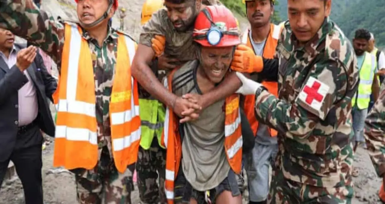 Nepal Flash Flood: ৯ দিন পর টানেল থেকে জীবিত ২ শ্রমিক উদ্ধার! ভিতর থেকে মিলছে আরও সাড়া, বাড়ছে আশার আলো
