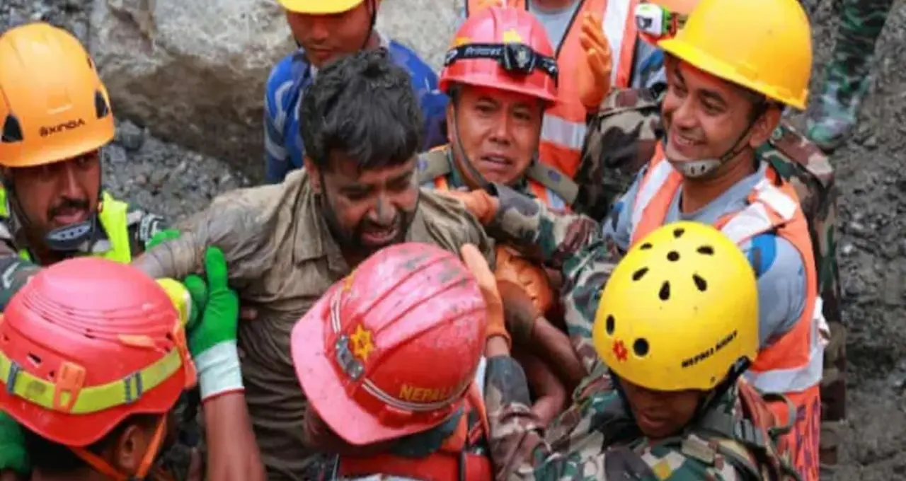 Nepal Flash Flood: ৯ দিন পর টানেল থেকে জীবিত ২ শ্রমিক উদ্ধার! ভিতর থেকে মিলছে আরও সাড়া, বাড়ছে আশার আলো

