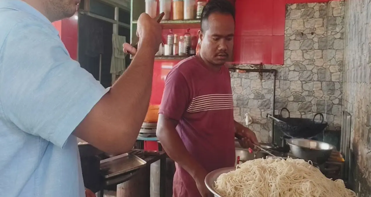 Restaurant Food Safety Rules: রেস্তোরাঁয় এই ভুল করলেই লাখ টাকার ধাক্কা! ১ থেকে ১০ লক্ষ পর্যন্ত জরিমানা, কোন অপরাধে কত শাস্তি জানেন?
