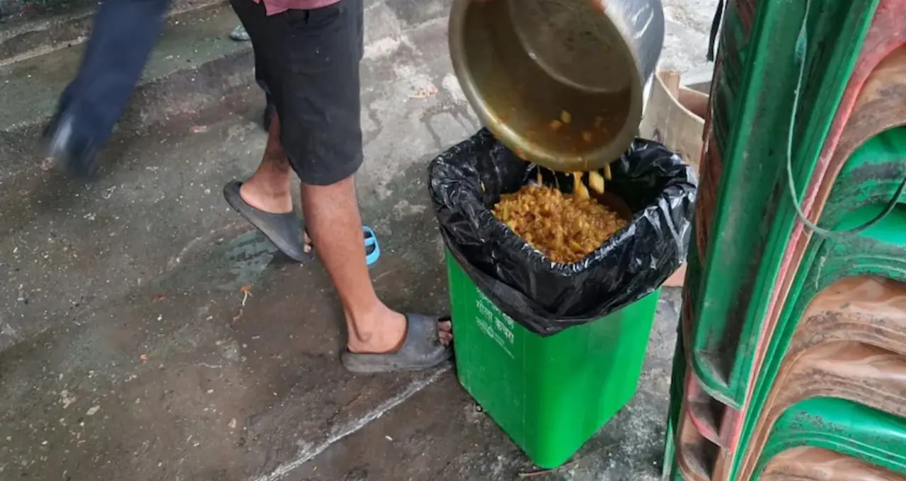 Restaurant Food Safety Rules: রেস্তোরাঁয় এই ভুল করলেই লাখ টাকার ধাক্কা! ১ থেকে ১০ লক্ষ পর্যন্ত জরিমানা, কোন অপরাধে কত শাস্তি জানেন?
