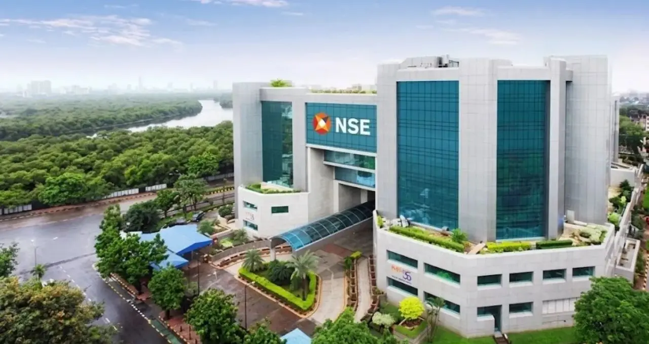 NSE IPO को SEBI की हरी झंडी, जल्द शेयर बाजार में लिस्ट हो सकता है देश का सबसे बड़ा एक्सचेंज