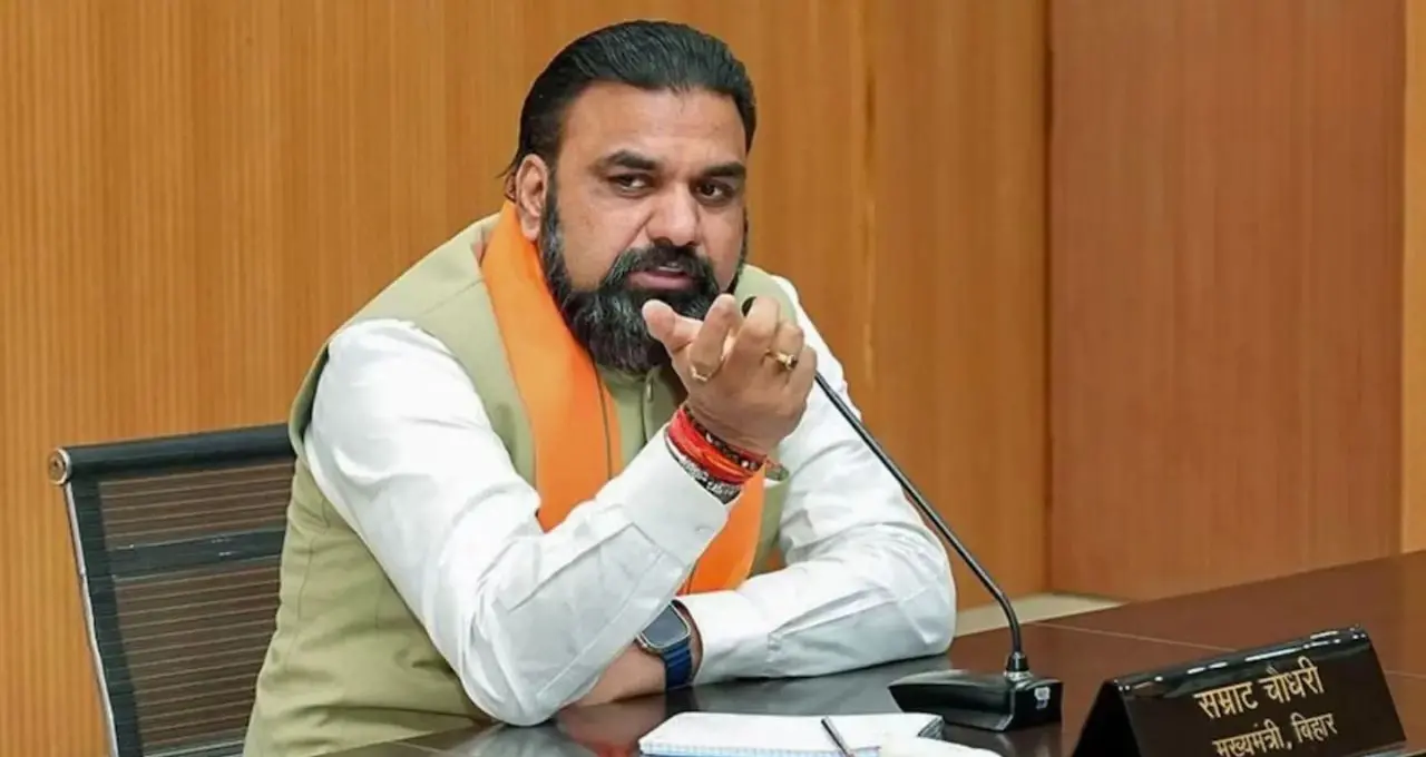 बेगूसराय में बाढ़ का जायजा लेने पहुंचे CM सम्राट चौधरी, गंगा की बाढ़ के स्थायी समाधान का किया ऐलान