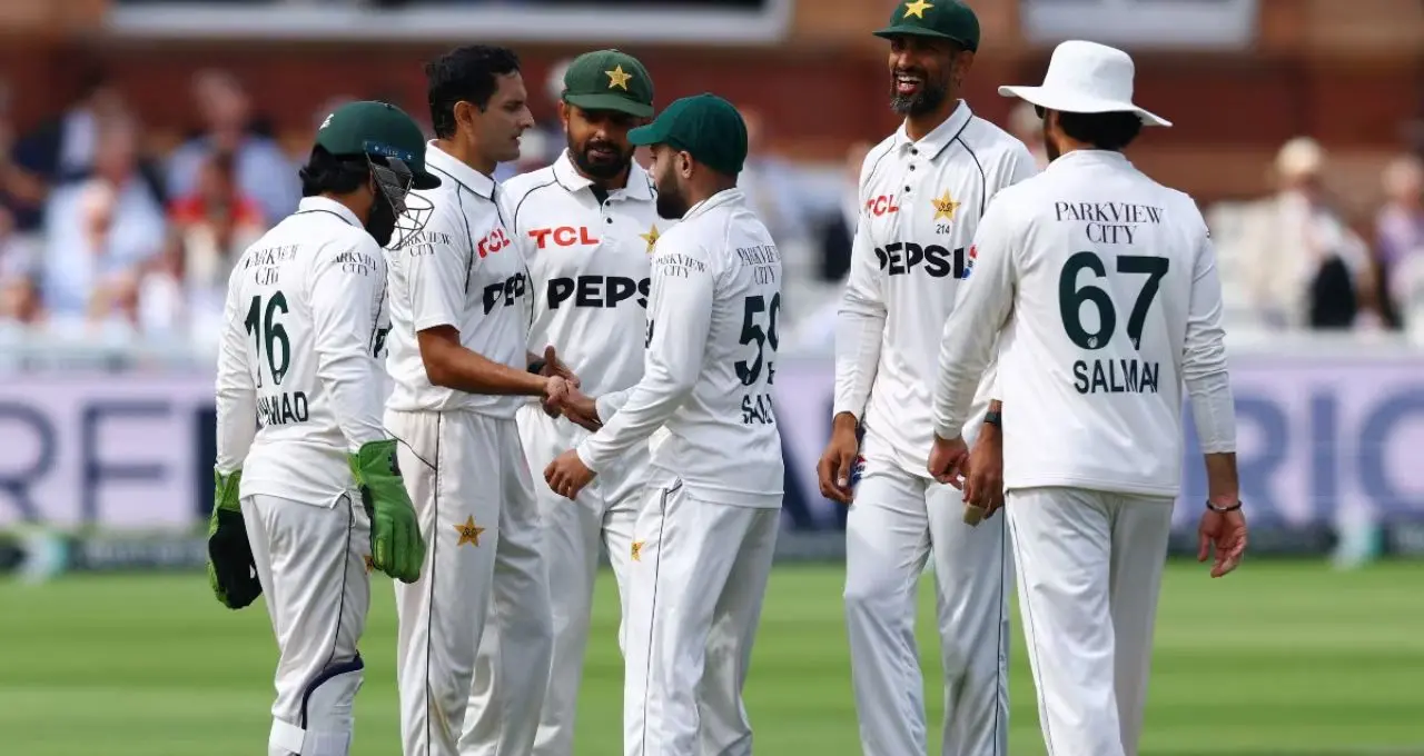 एजबेस्टन टेस्ट से पहले पाकिस्तान टीम में नया विवाद, PCB ने कुछ खिलाड़ियों के फोन कस्टडी में लिए