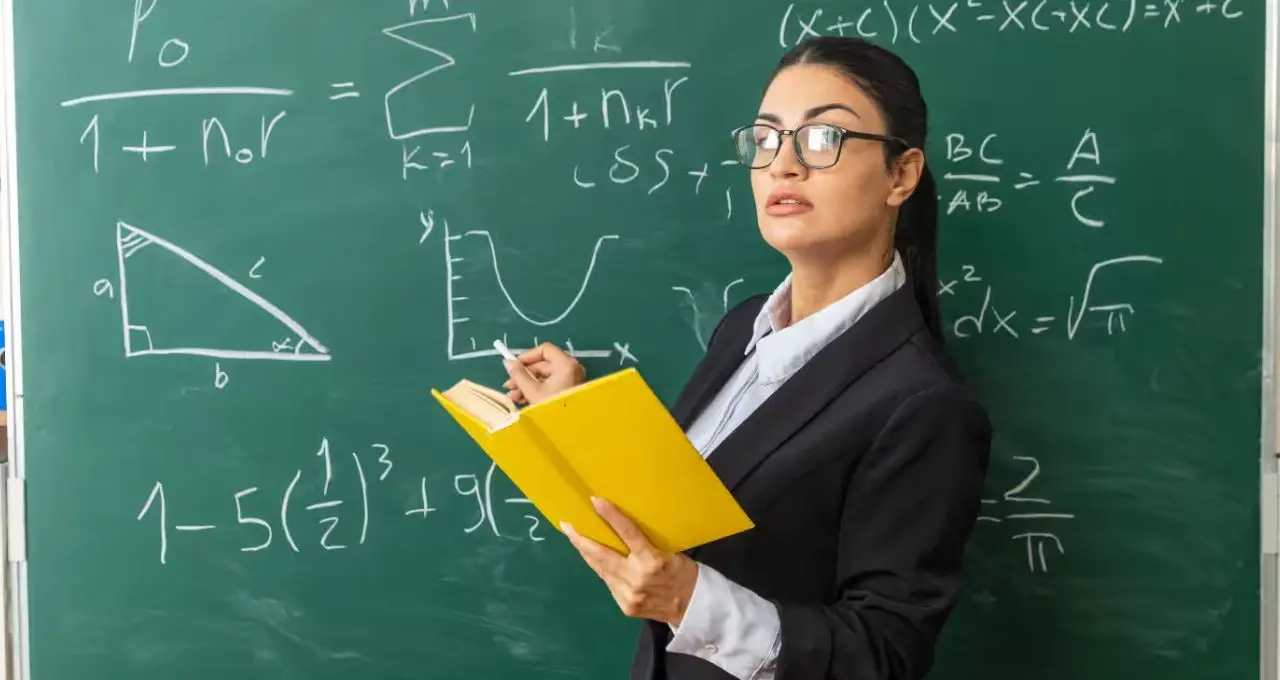 कर्नाटक में Teachers अब नाम के आगे लगा सकेंगे ‘Tr’, सरकार ने Teacher’s Day पर दी मंजूरी