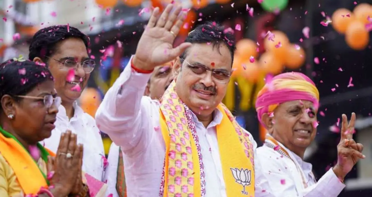 स्थानीय निकाय चुनाव में CM के रोड शो पर गहलोत का निशाना