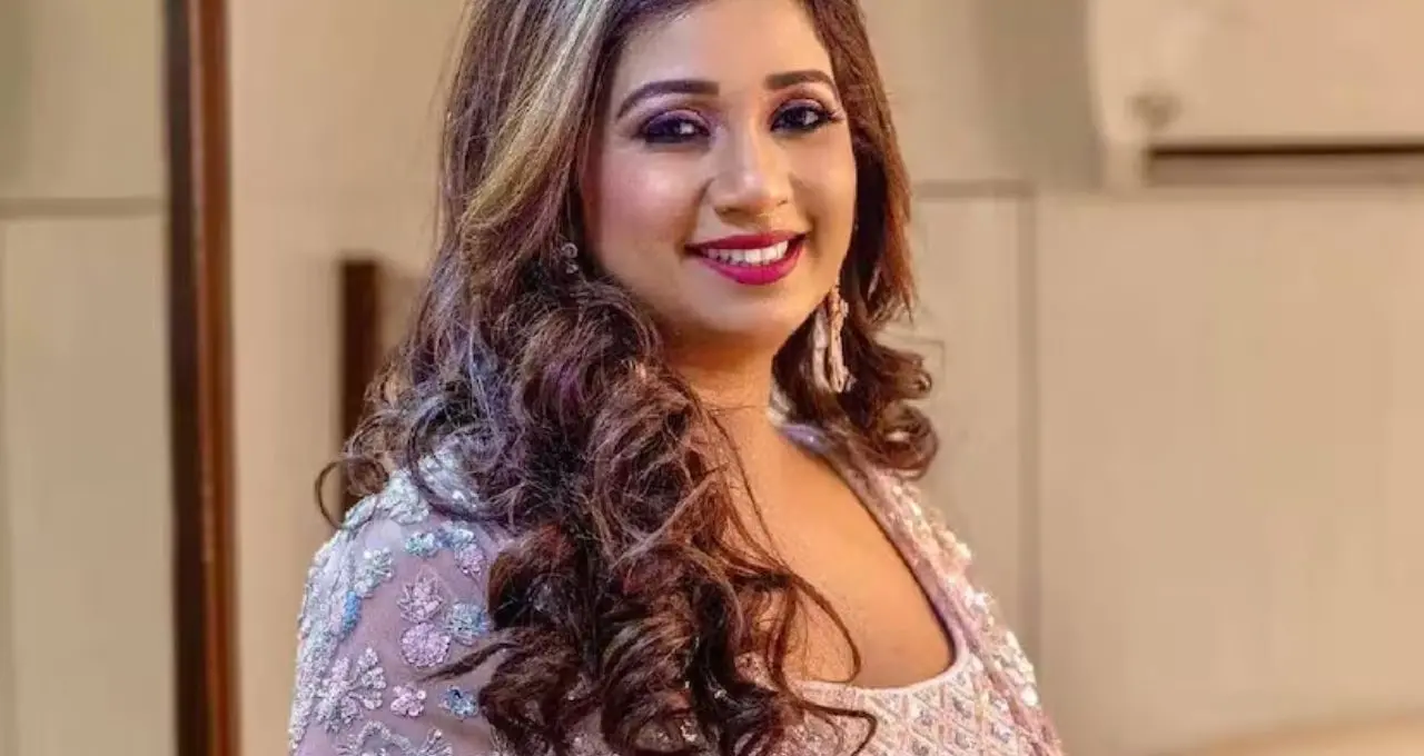 Shreya Ghoshal: মাসের পর মাস স্বামীর থেকে দূরে থাকেন শ্রেয়া! তবুও দাম্পত্যে নেই অশান্তি, শিলাদিত্যকে নিয়ে কেন ‘ভাগ্যবতী’ গায়িকা?
