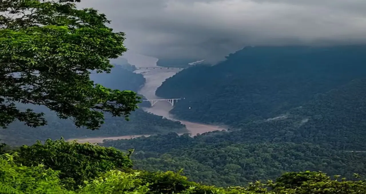 Offbeat Destinations: পুজোয় দার্জিলিং নয়, মেঘ-পাহাড়ের মাঝে হারিয়ে যান কালিম্পংয়ের এই ৫ অফবিট ঠিকানায়!

