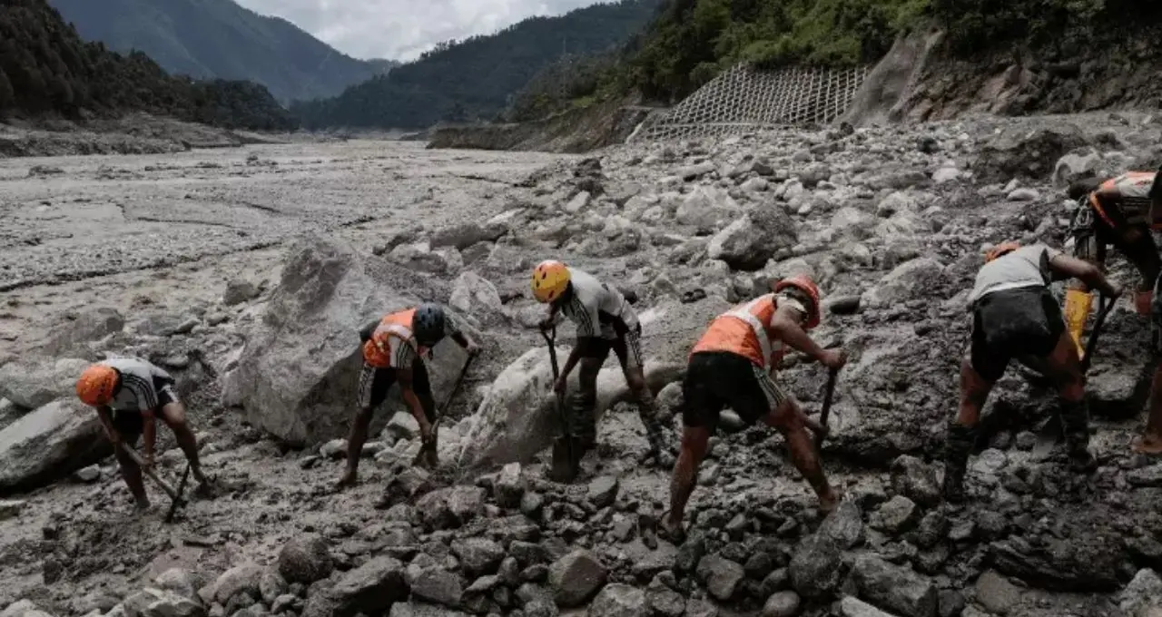 नेपाळमध्ये पूर-भूस्खलनानंतर 13,396 जणांची सुटका, सुमारे 5,000 बेपत्ता