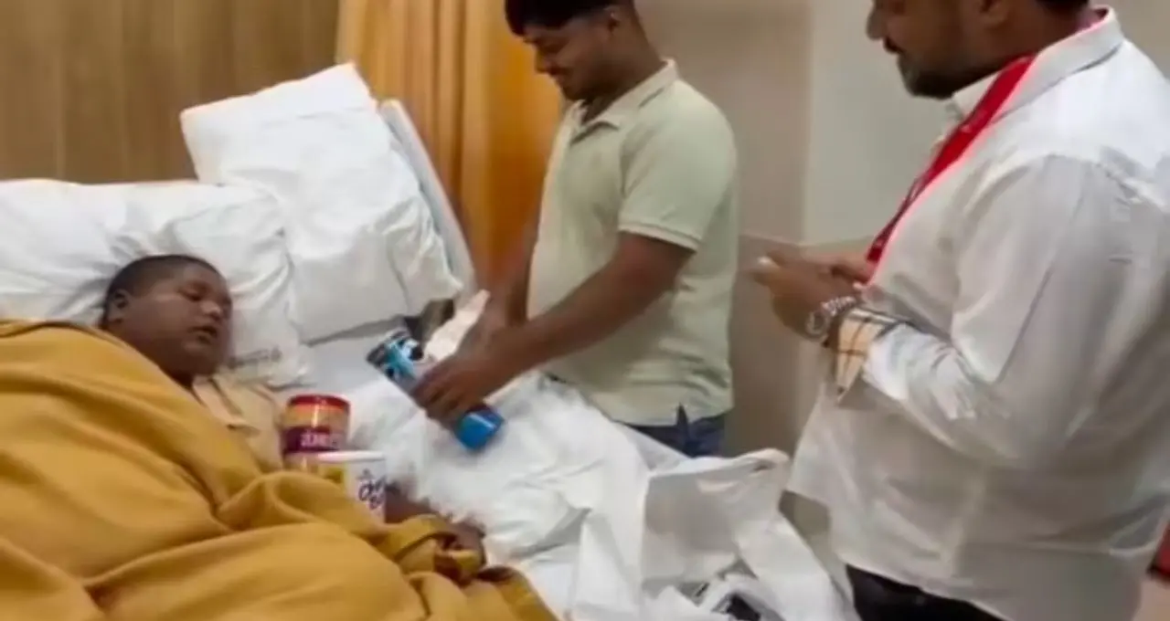Water Man Iqbal: জল ছাড়লেই গায়ে অসহ্য জ্বালা! ২০-২৫ ফুট গভীর পুকুরে কাটত দিন-রাত, এখন হাসপাতালের বেডে কেমন আছেন ‘জলমানব’ ইকবাল?
