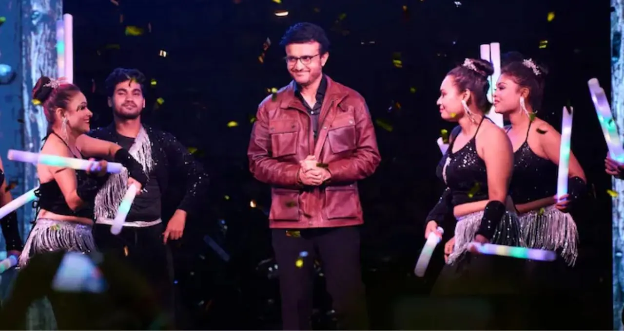 Bigg Boss Bangla: শান্ত স্বভাবেই কড়া দাদাগিরি! প্রথম ‘দাদার দরবার’-এ সৌরভ গঙ্গোপাধ্যায়ের হোস্টিং কেমন হল?
