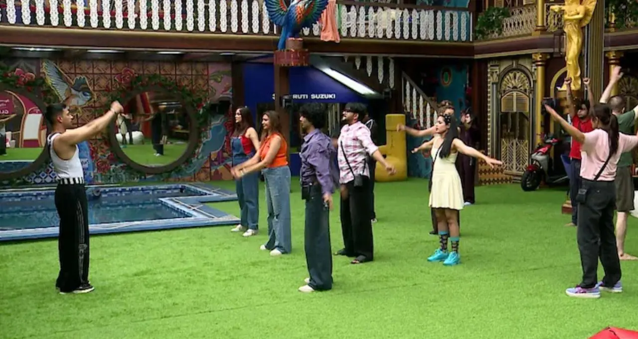Bigg Boss Bangla - Rajveer Dey: রাজবীরের ওয়াইল্ড কার্ড এন্ট্রিতেই বদলে গেল বিগ বসের ঘরের আবহ! এসেই সবাইকে নিয়ে শুরু করলেন শরীরচর্চা, সৃজলার সঙ্গে ফ্লার্