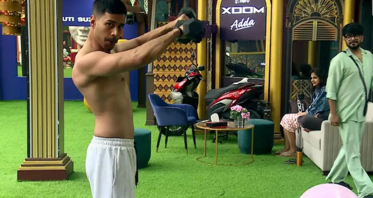 Bigg Boss Bangla - Rajveer Dey: রাজবীরের ওয়াইল্ড কার্ড এন্ট্রিতেই বদলে গেল বিগ বসের ঘরের আবহ! এসেই সবাইকে নিয়ে শুরু করলেন শরীরচর্চা, সৃজলার সঙ্গে ফ্লার্