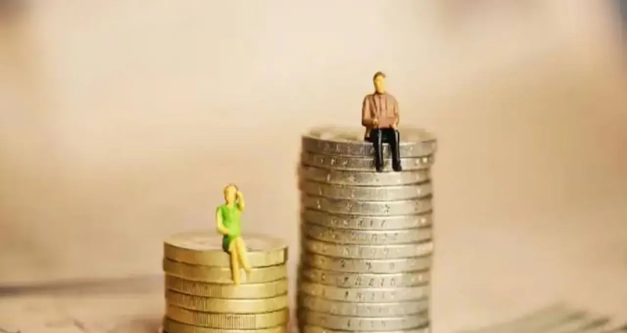 Retirement Planning: অবসরের পর নিয়মিত আয়ের জন্য ৫ বিনিয়োগ, SCSS থেকে Annuity—জানুন কোনটায় কী সুবিধা
