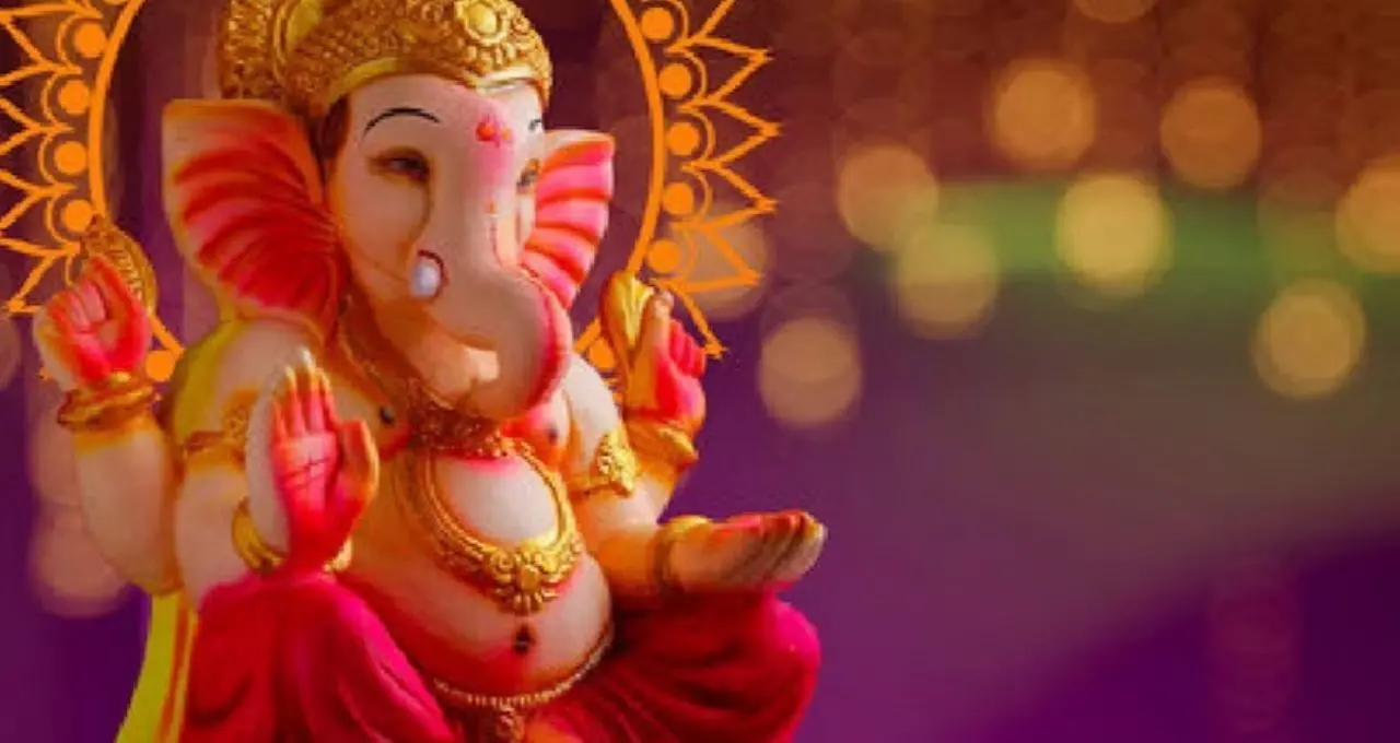 Ganesh Puja 2026: গণেশ চতুর্থীতে ২১টি দুর্বা ও ১০৮ বার মন্ত্রজপ, প্রচলিত বিশ্বাসে মিলতে পারে সিদ্ধিদাতার কৃপা
