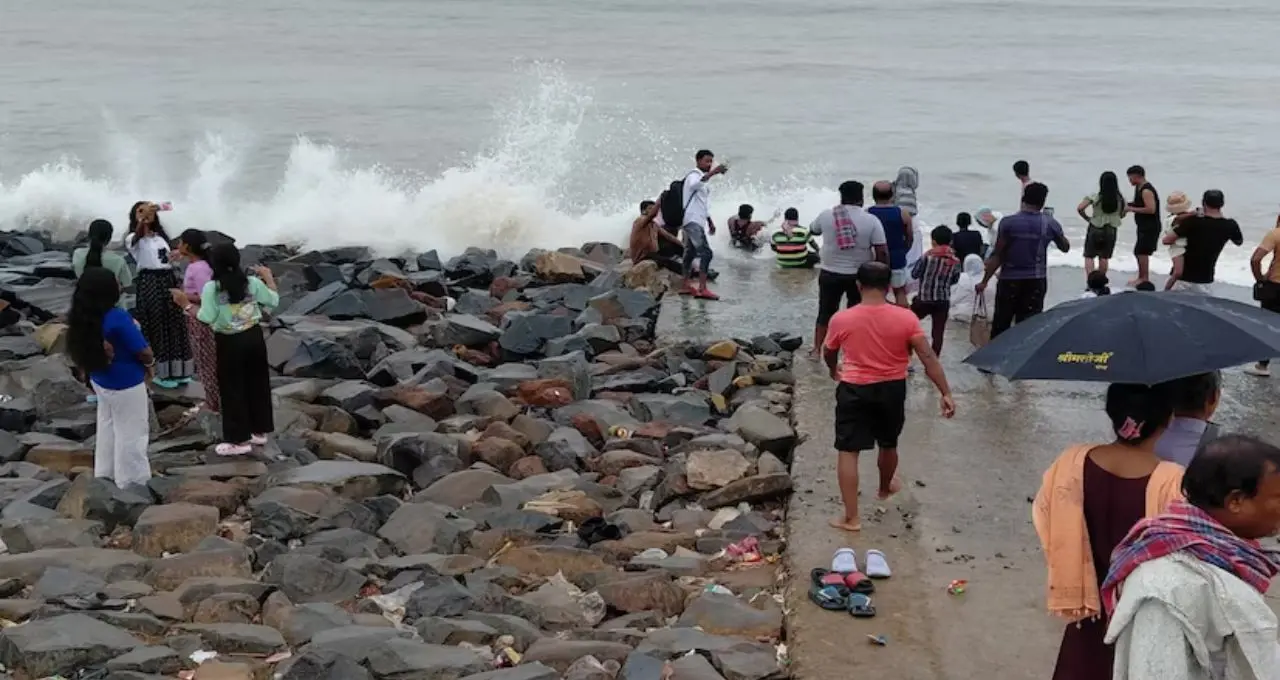 South Bengal Weather Update: কৌশিকী অমাবস্যার কোটালেই নতুন নিম্নচাপের চোখরাঙানি! কলকাতা-সহ দক্ষিণবঙ্গে ঝড়-বৃষ্টির সতর্কতা
